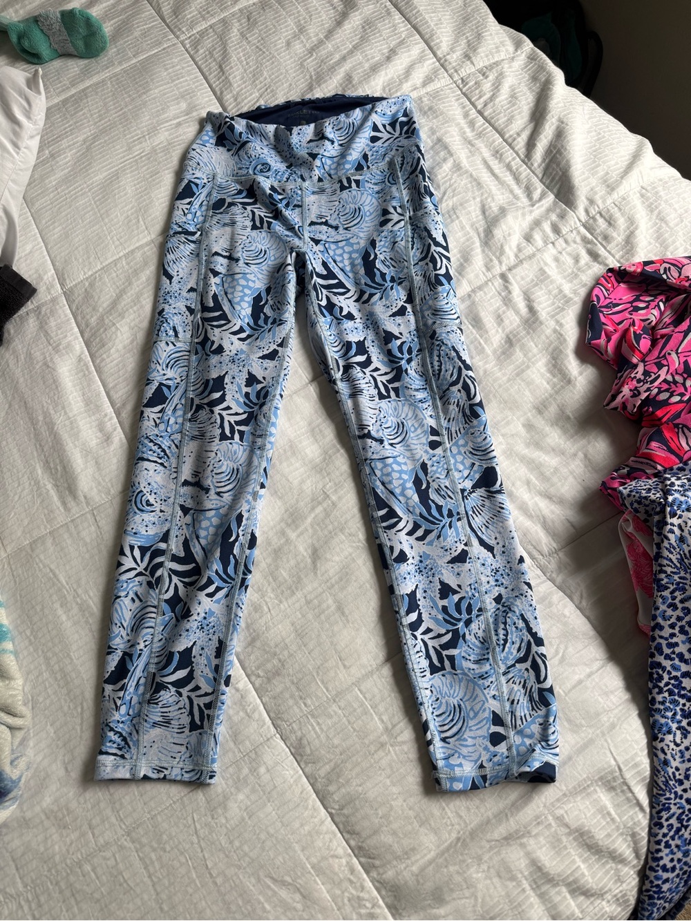 Lilly Pulitzer Blue & Navy Tropical Print Leggings